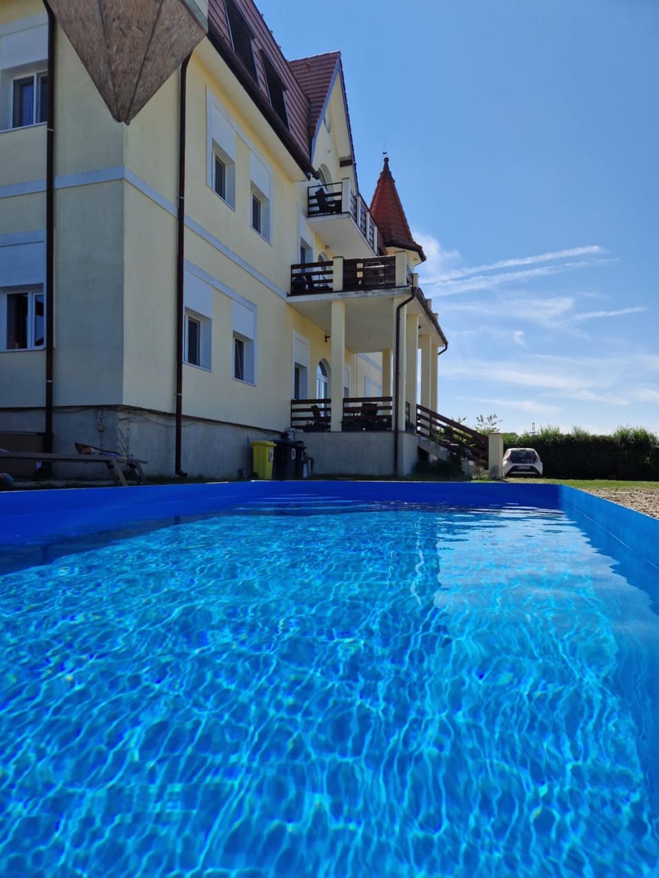 Property building, Pool view, Swimming pool, Swimming pool, Parking