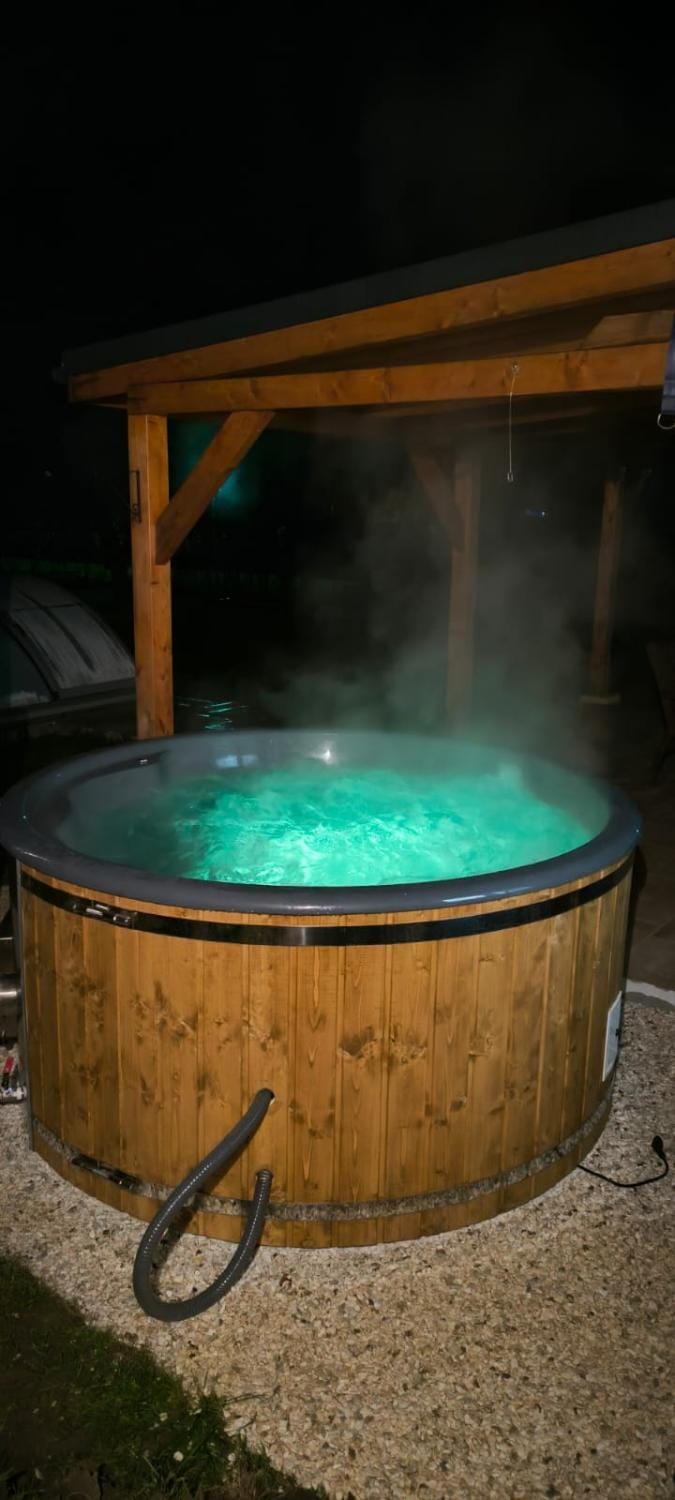 Hot Tub, Hot Tub