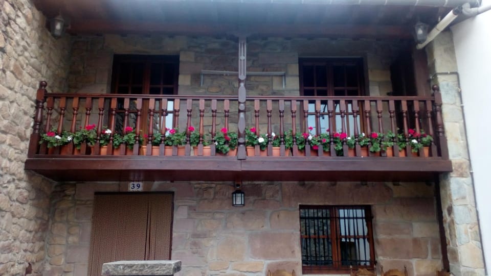 Property building, Facade/entrance, Balcony/Terrace