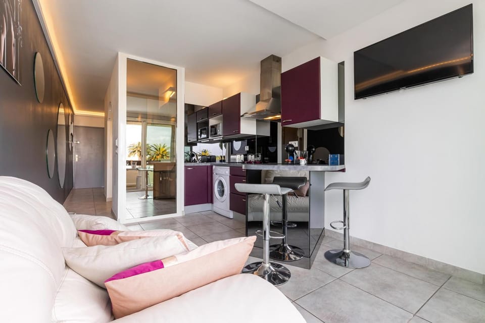 Living room, kitchen
