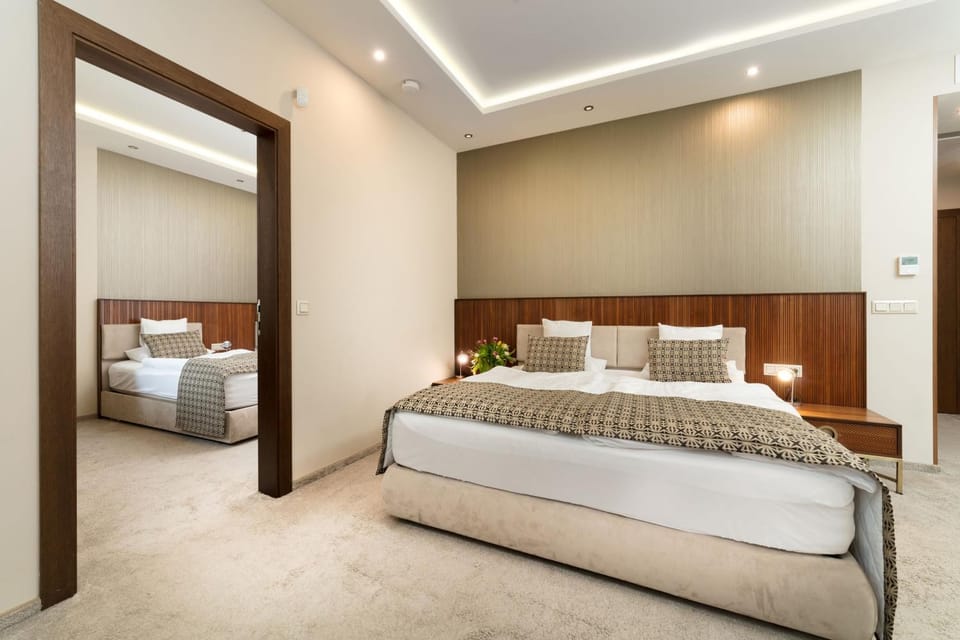Bedroom, Family