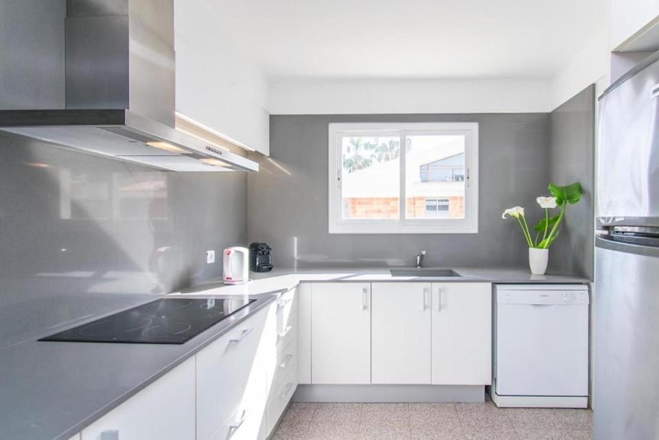 Property building, Kitchen or kitchenette, Living room