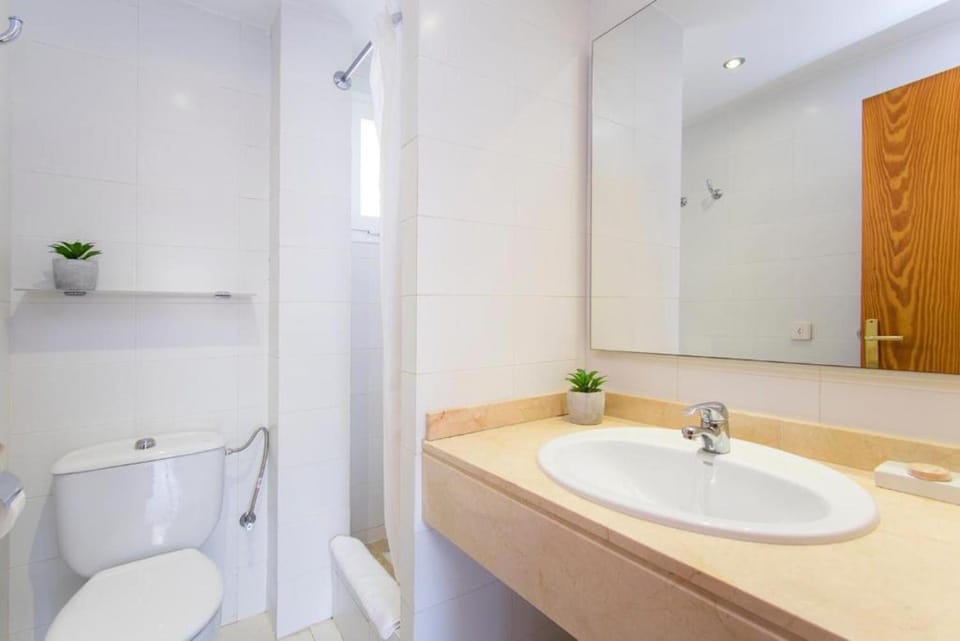 Bathroom, Living room