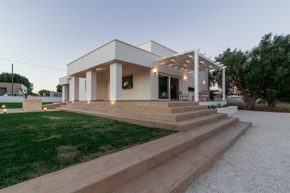 Facade/entrance, Garden