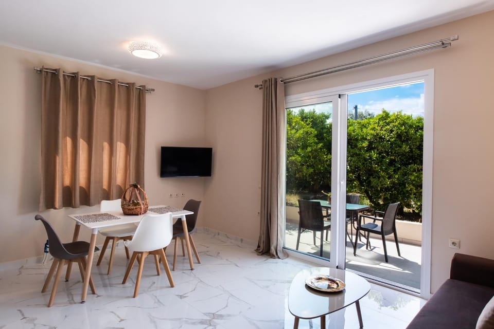 Balcony/Terrace, Living room, Seating area, Dining area