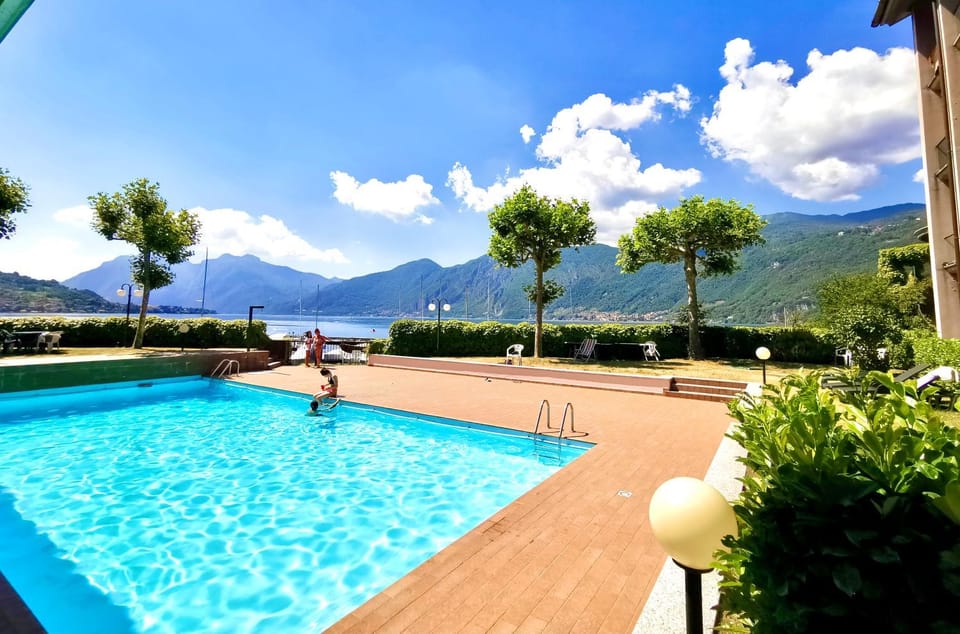 Lake view, Mountain view, Swimming pool