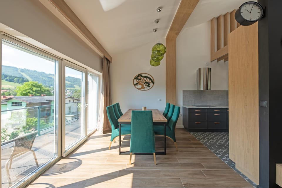 Patio, Balcony/Terrace, Living room, Seating area, Dining area
