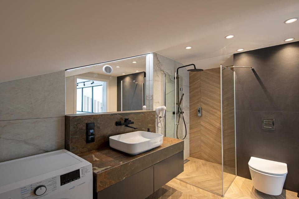 Shower, Toilet, Bathroom