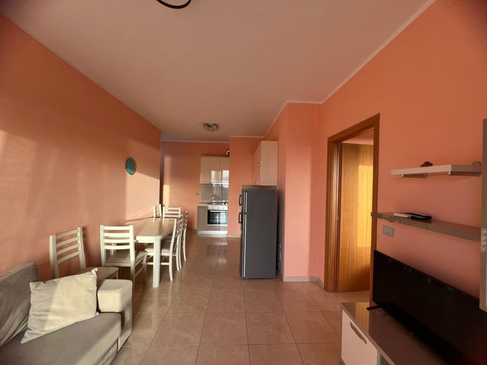 Kitchen or kitchenette, Seating area, Dining area, oven, stove