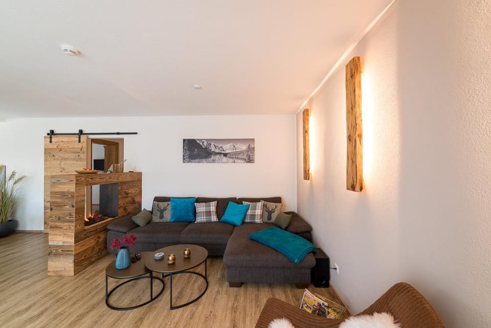 Living room, Seating area, fireplace