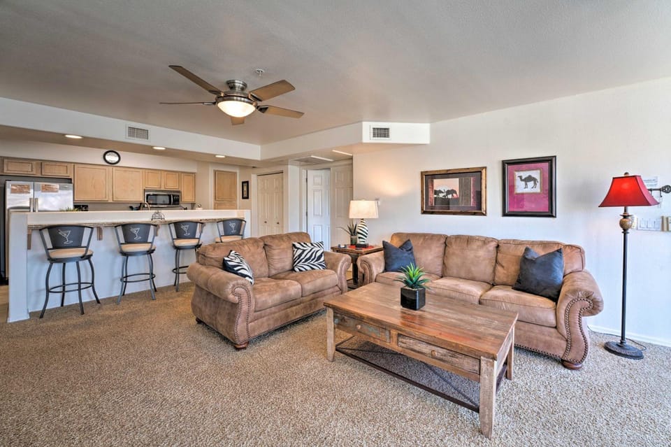 1 Mi to London Bridge: Condo w/ Pool Access House in Lake Havasu City