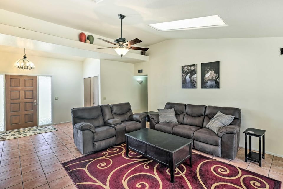 3 Mi to Marina: Lake Havasu Home w/ Heated Pool House in Lake Havasu City