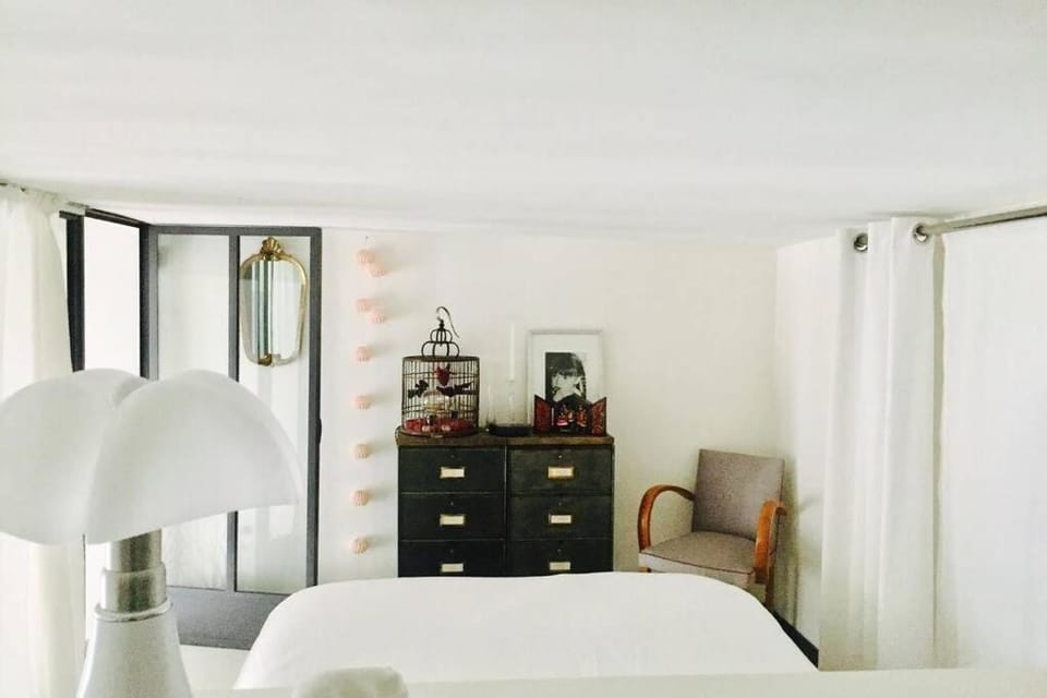 Appartement atypique Apartment in Paris