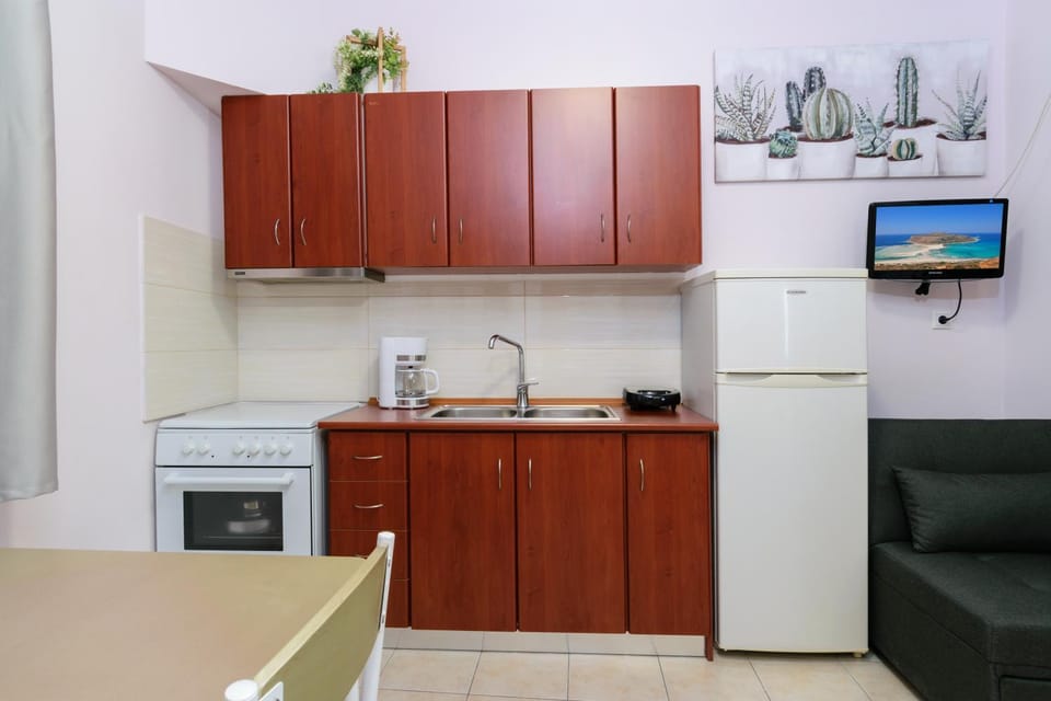 Kitchen or kitchenette, oven, stove
