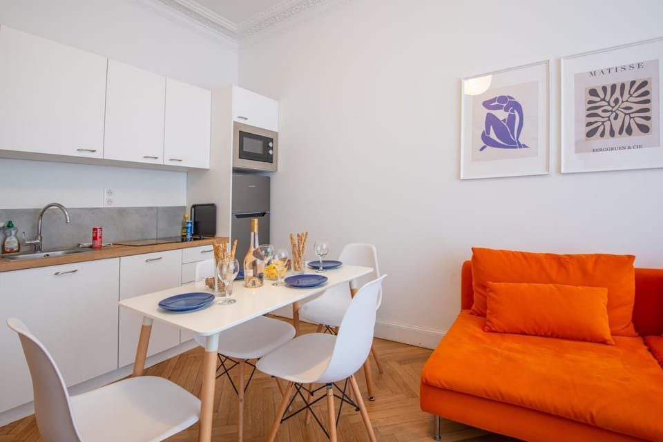 Kitchen or kitchenette, Dining area, kitchen