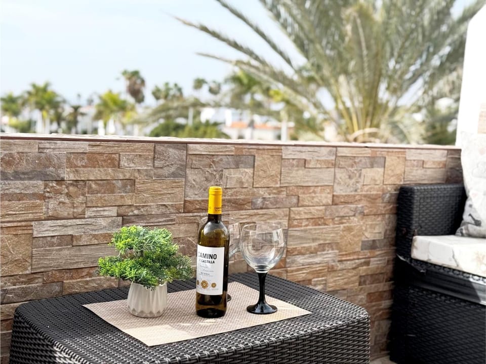 Duplex with ocean view Apartment in Playa de las Americas