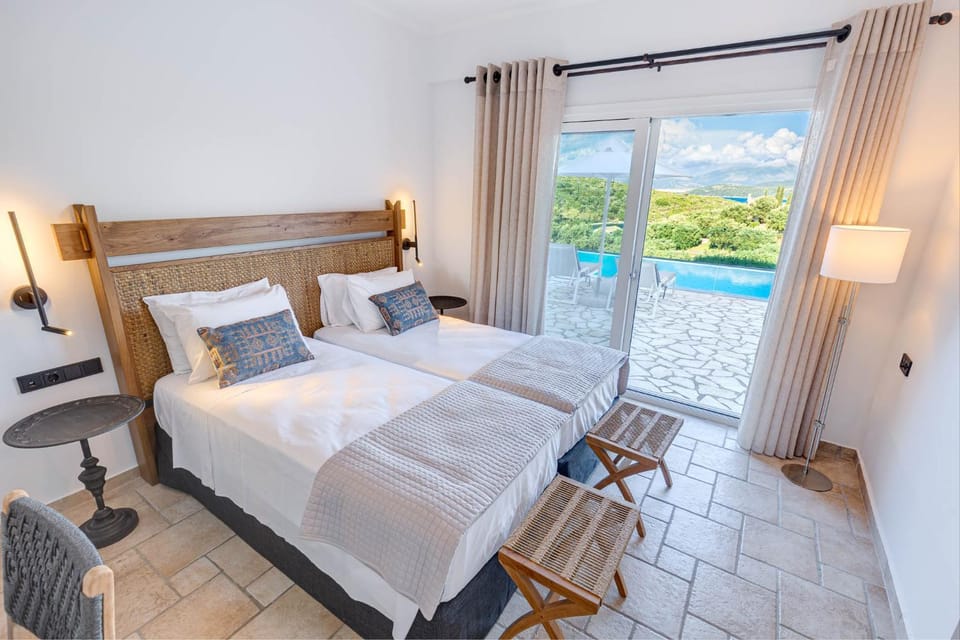 Bed, View (from property/room), Balcony/Terrace, Photo of the whole room, Bedroom, Pool view, towels, air conditioner