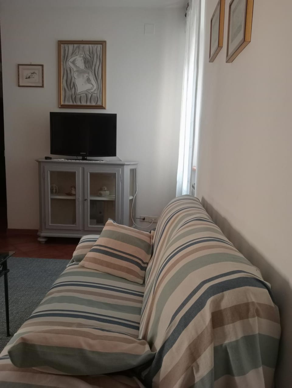 TV and multimedia, Photo of the whole room