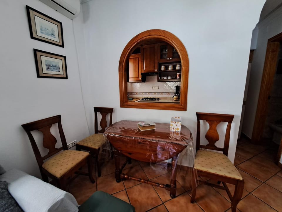 Living room, Dining area, air conditioner