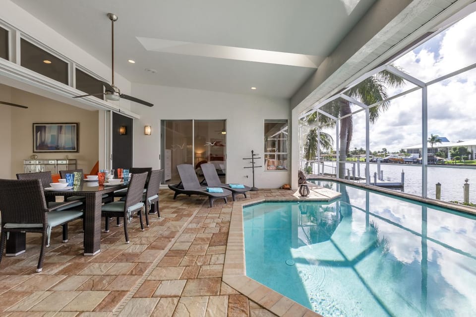 Villa Poinciana - Cape Coral - Roelens Vacations House in Cape Coral
