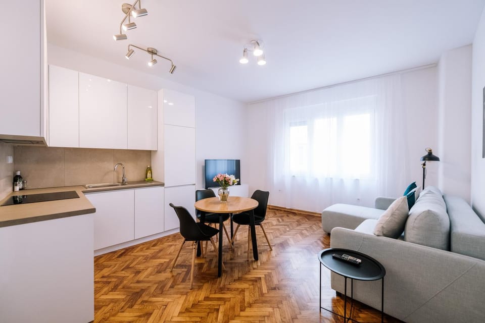 Living room, Dining area, kitchen