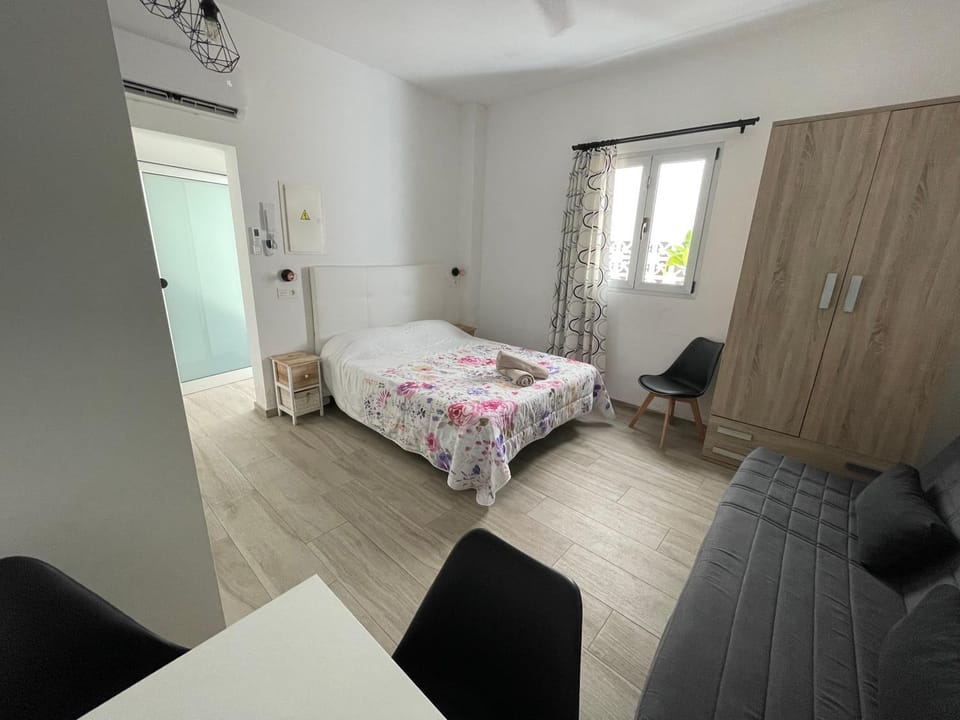 Arguineguin Beach Lux Solarium Petite Apartment in Arguineguín