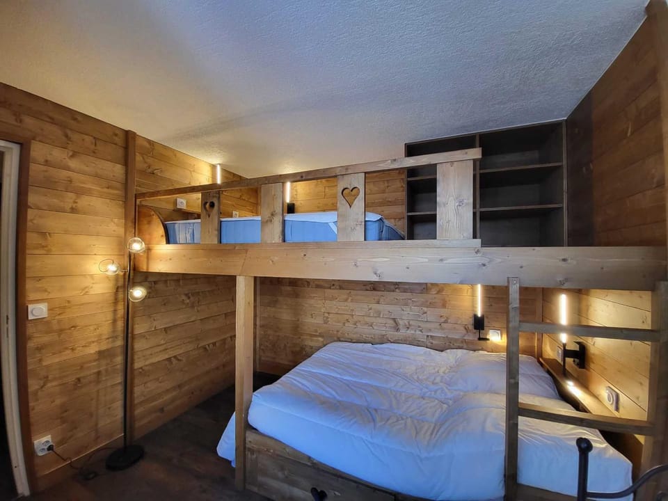 Appartement 2 pièces avec balcon sud/ouest, vue montagne, Wi-Fi - FR-1-449-181 Apartment in Tignes