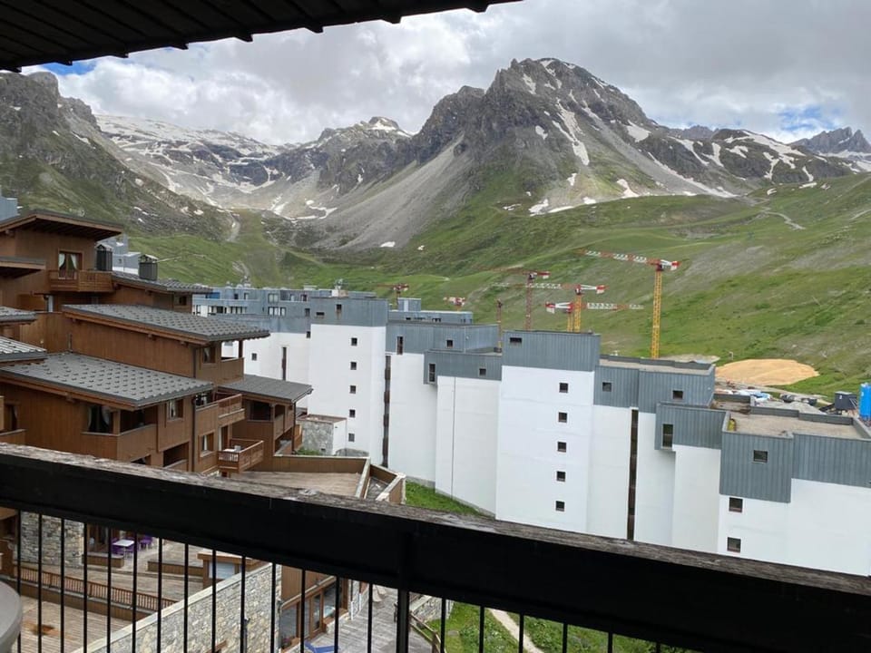 Appartement 2 pièces avec balcon sud/ouest, vue montagne, Wi-Fi - FR-1-449-181 Apartment in Tignes