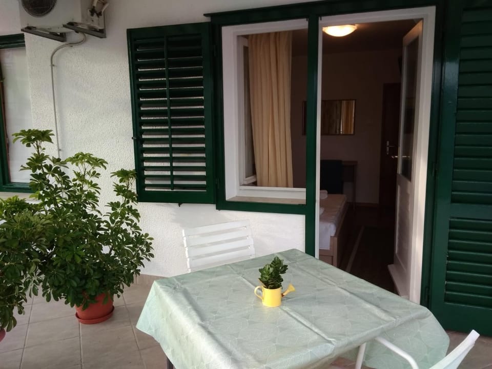 Apartman Dese za 2 osobe Apartment in Tučepi