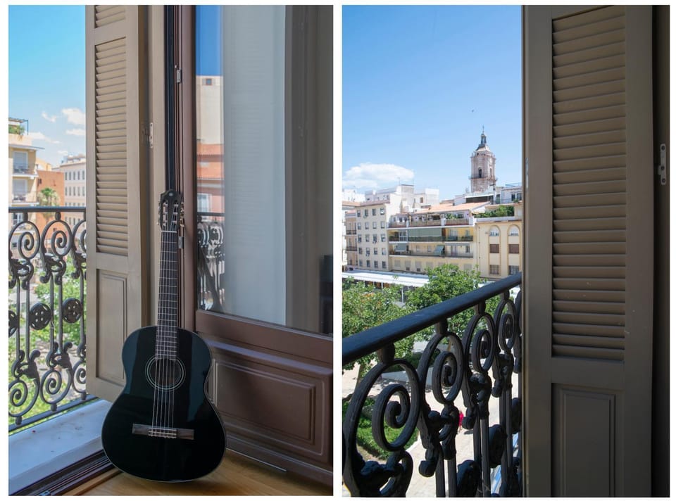 Balcony/Terrace, City view, Street view