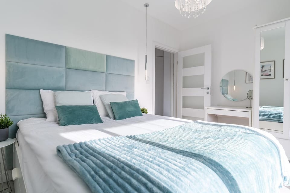 Bedroom, wardrobe