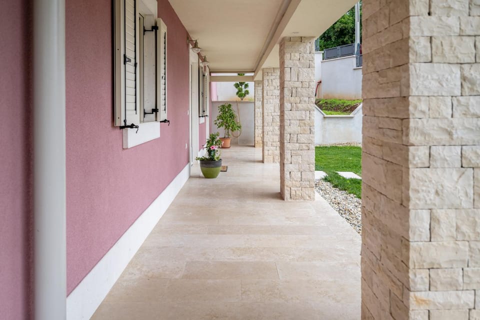 Facade/entrance, Garden