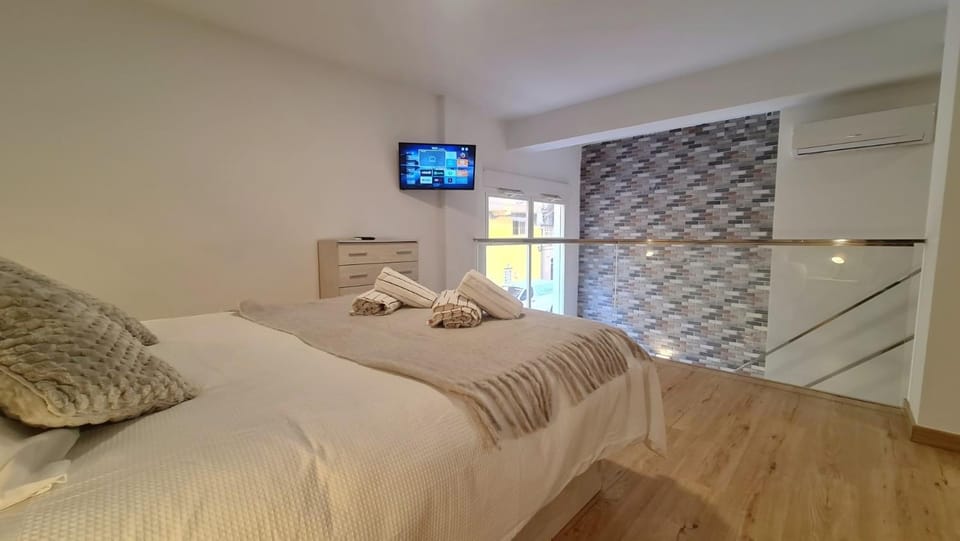 Bed, Photo of the whole room