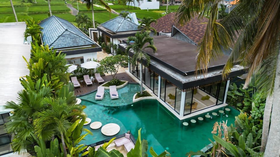 Property building, Garden, Pool view, Swimming pool