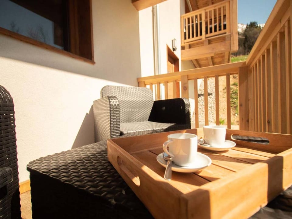 Charmette 2 pièces avec parking, terrasse et casier à skis - FR-1-291-860 Apartment in Les Avanchers-Valmorel