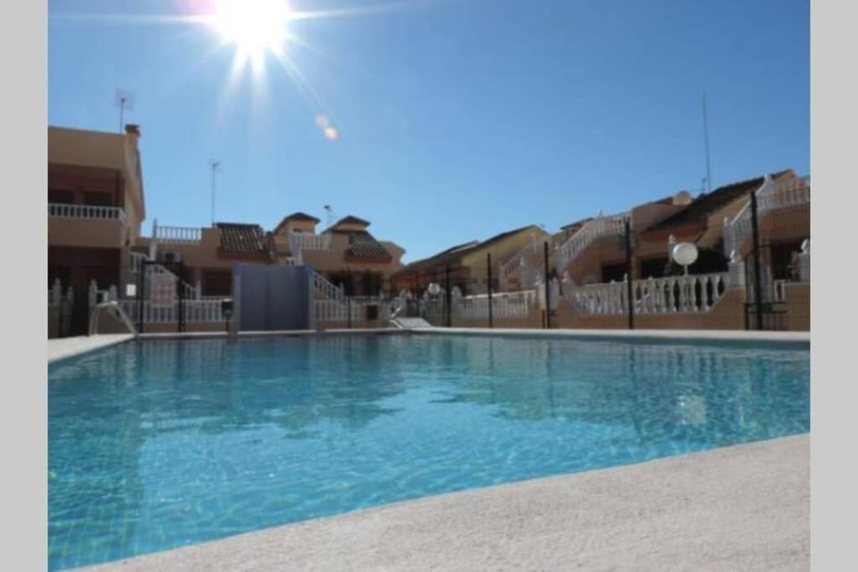 Neighbourhood, Swimming pool