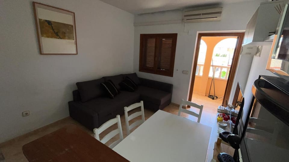 Torrevieja : Appart 1st floor with pool view Apartment in Torrevieja