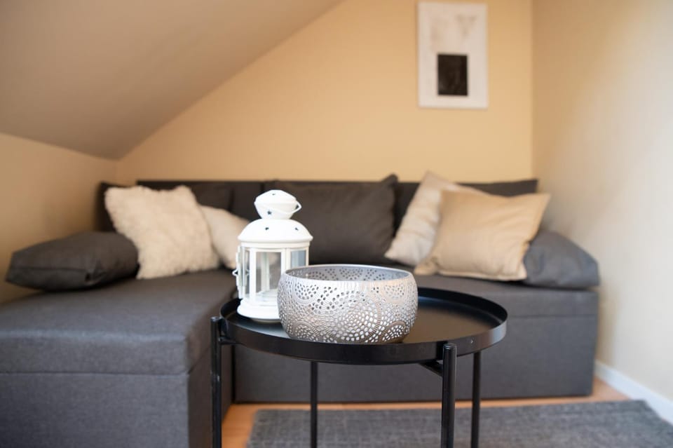 Living room, Decorative detail, Seating area