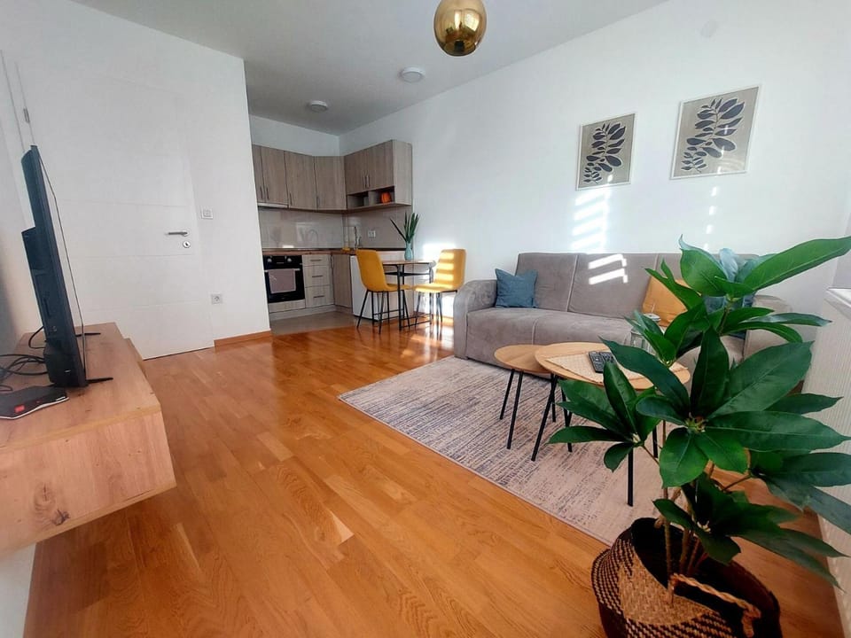 Kitchen or kitchenette, Living room, Seating area, Dining area, pet friendly, stove