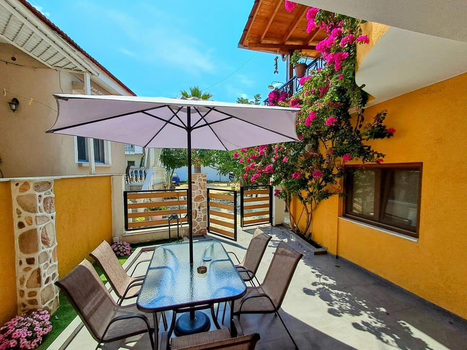 Inner courtyard view