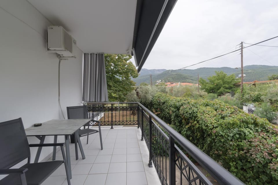Balcony/Terrace, Mountain view