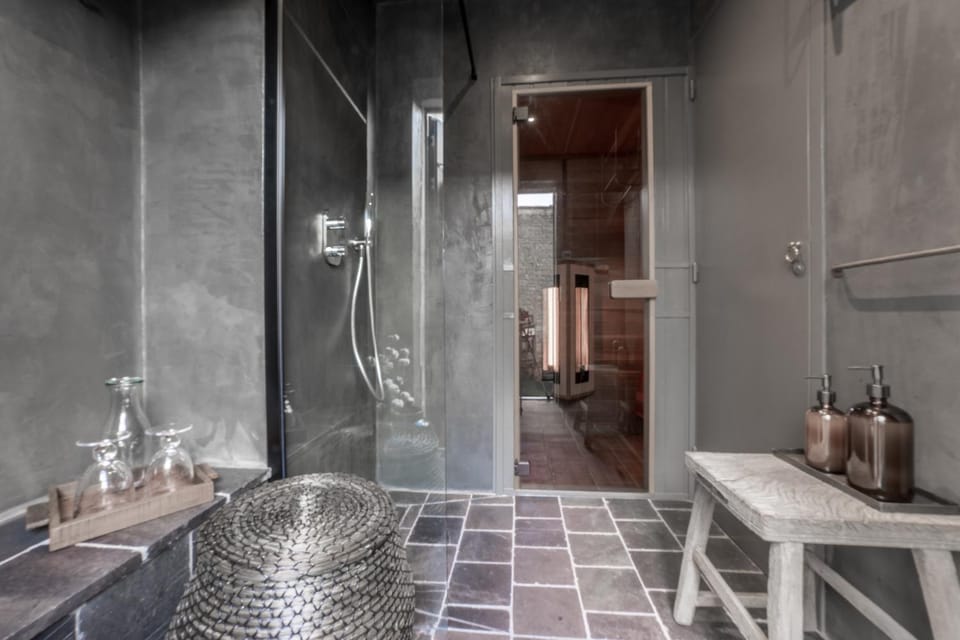 Sauna, Internal: Not applicable to any particular room