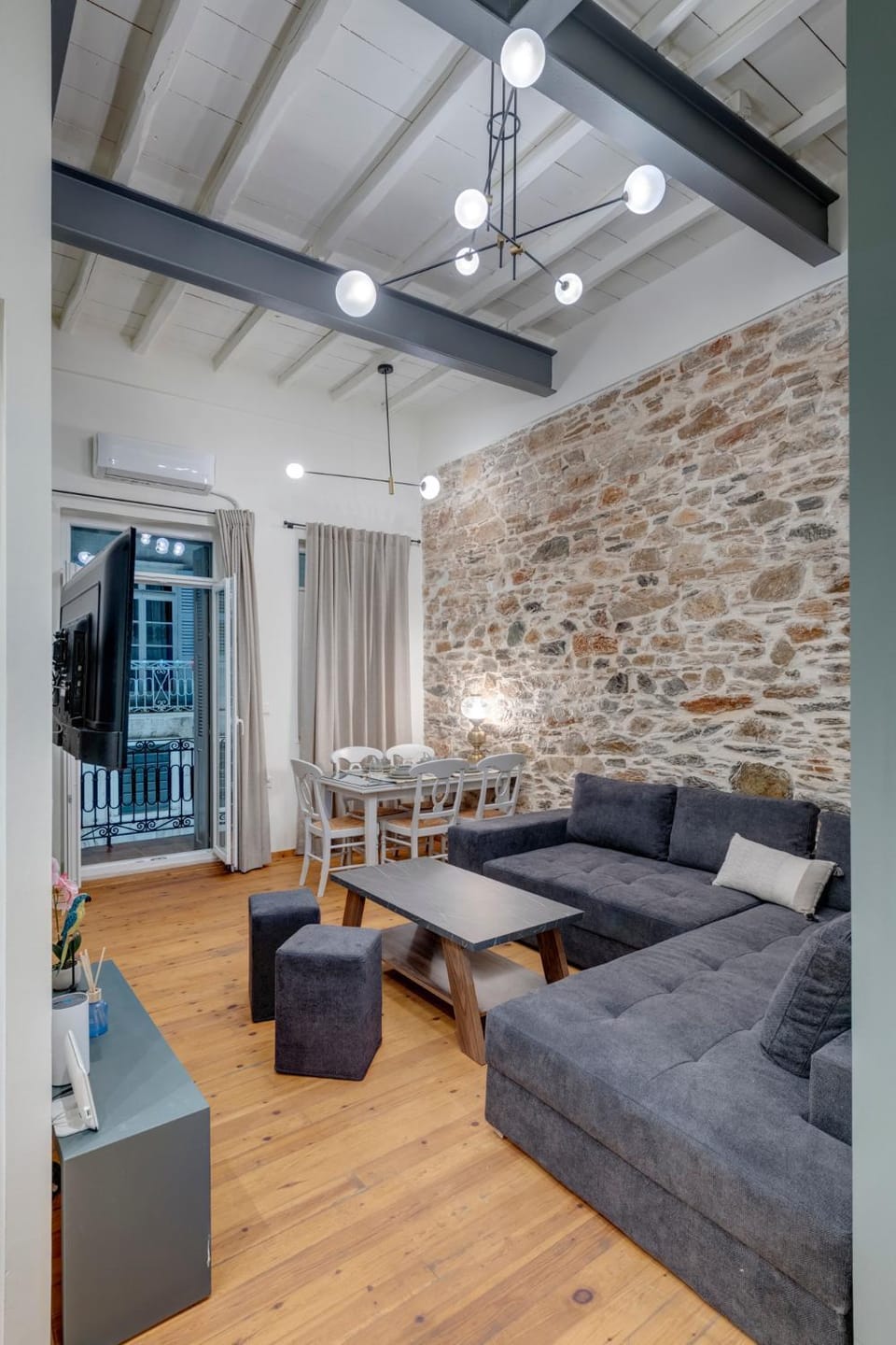 Living room, Seating area, Dining area