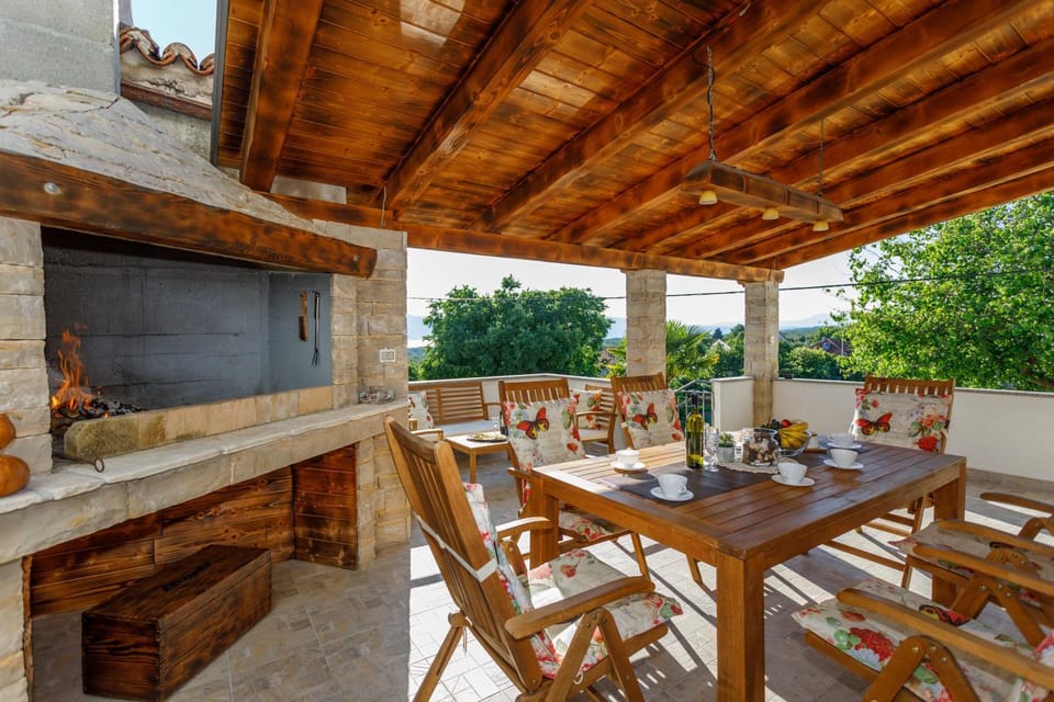 BBQ facilities, Balcony/Terrace, Seating area