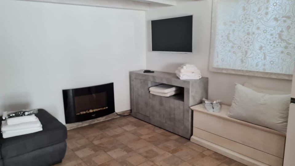 TV and multimedia, Seating area