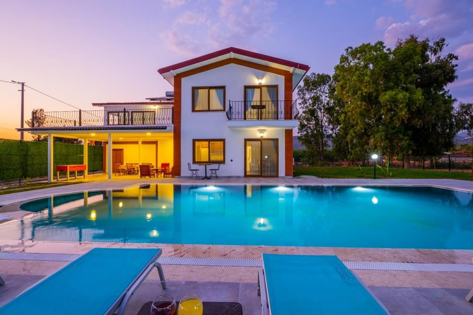 Property building, Swimming pool, Sunrise