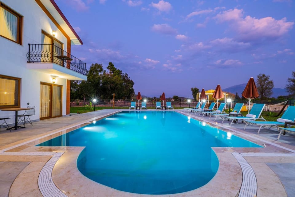 Property building, Swimming pool