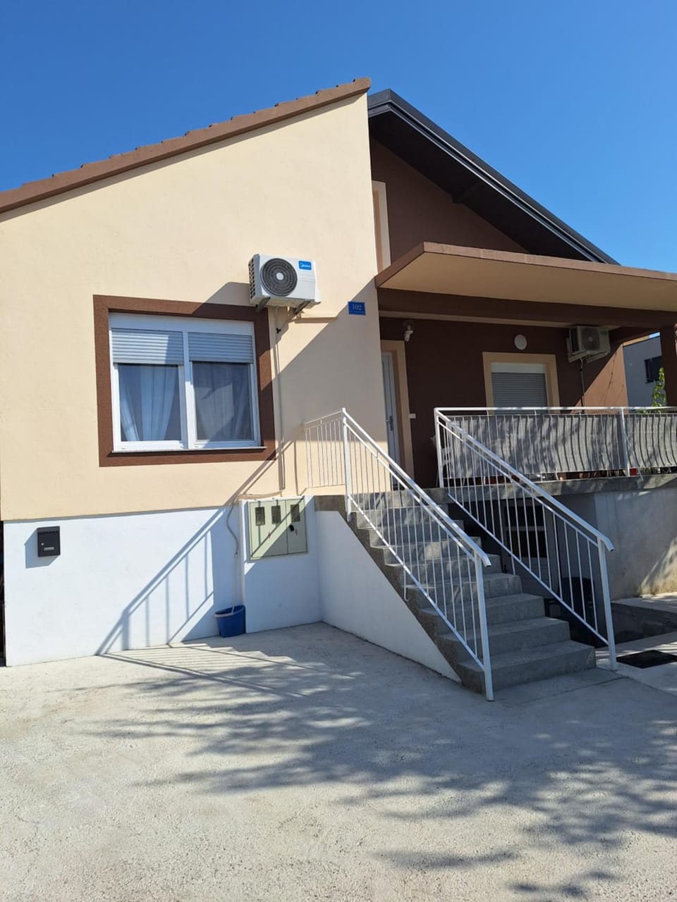 Property building, Day