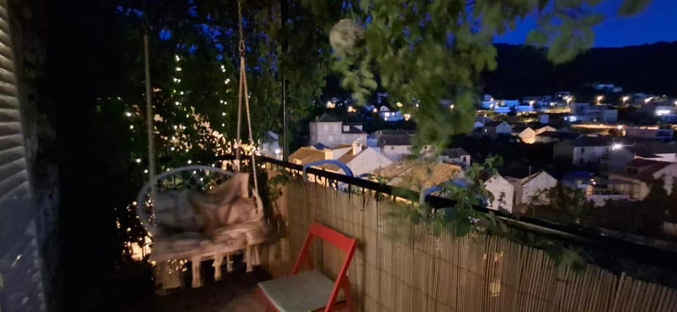 Stunning view-Maleni Apartment in Vis