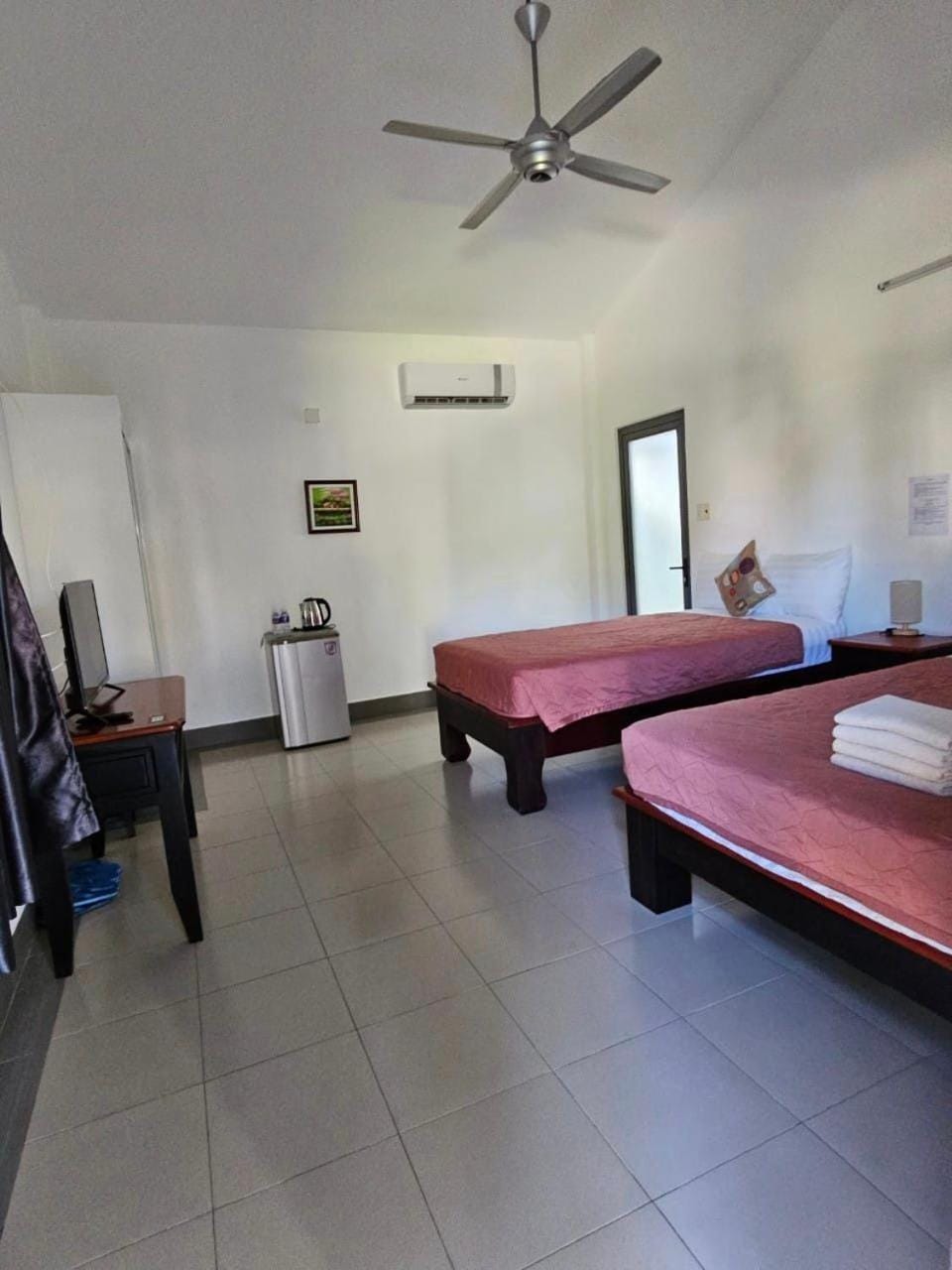 Bed, Photo of the whole room, Bedroom, Breakfast